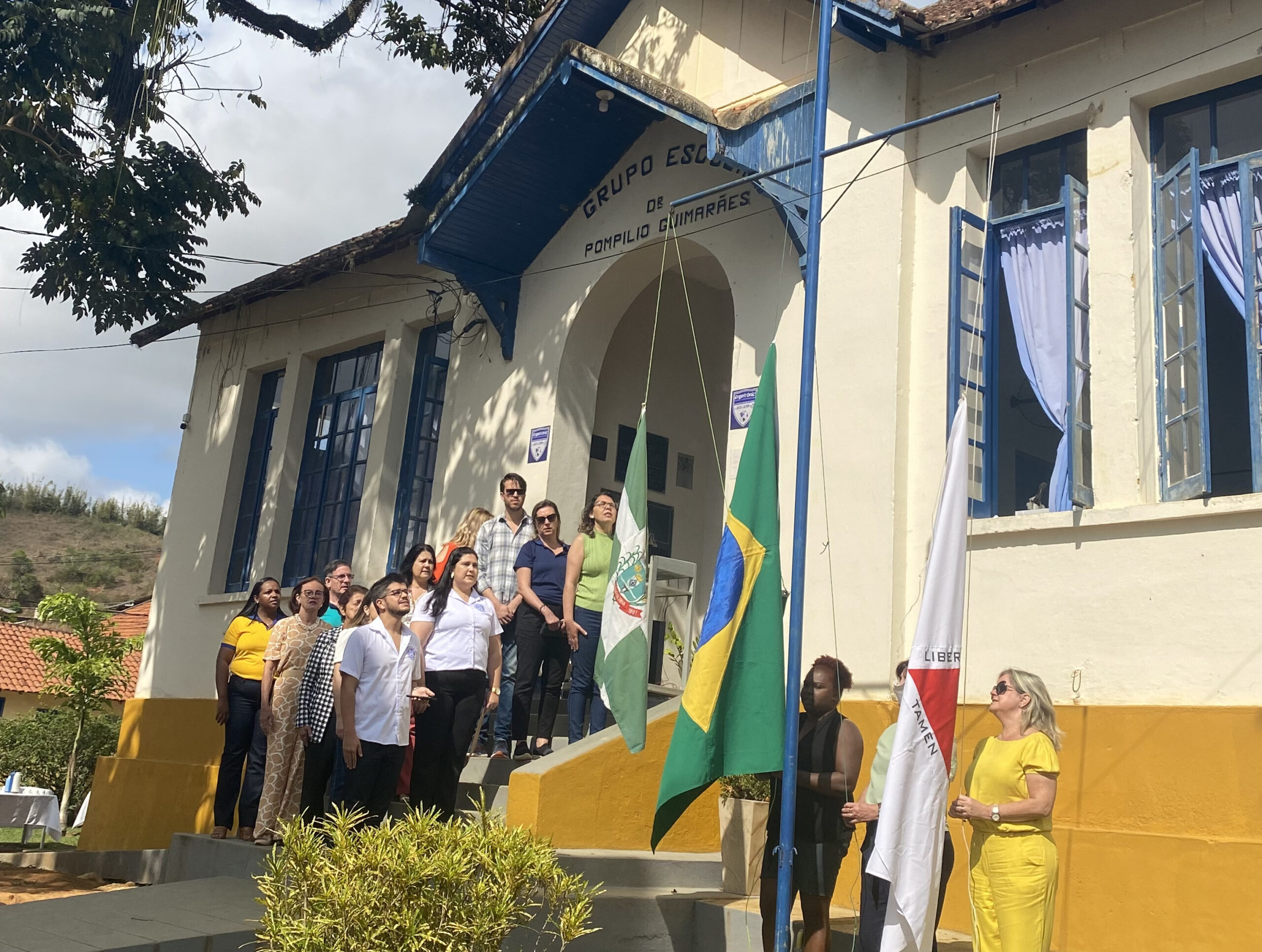 Bernardo Guedes marca presença em todos os desfiles cívicos dos distritos e comunidades