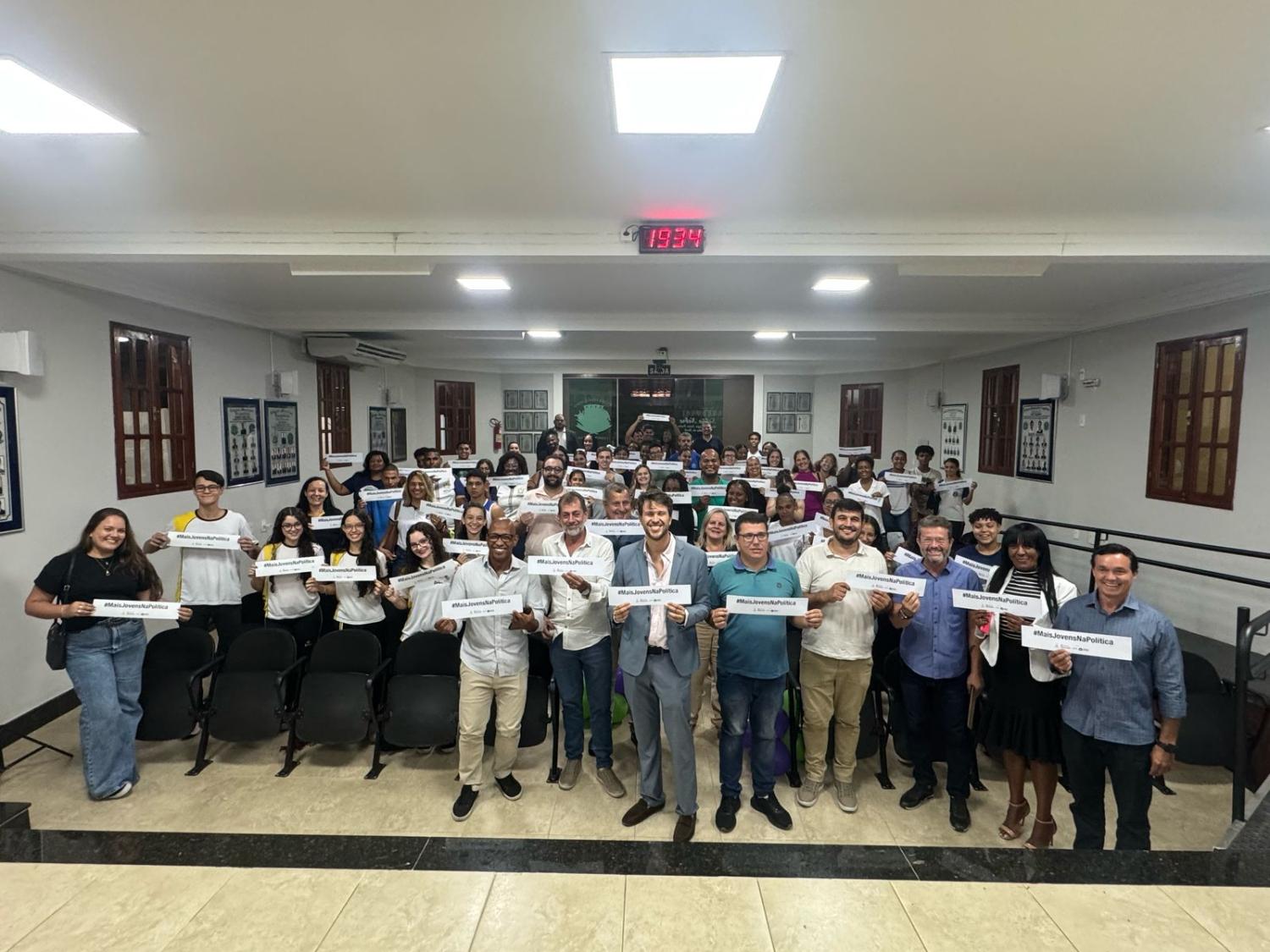 Bernardo Guedes participa do lançamento do Parlamento Jovem 2025 em Leopoldina